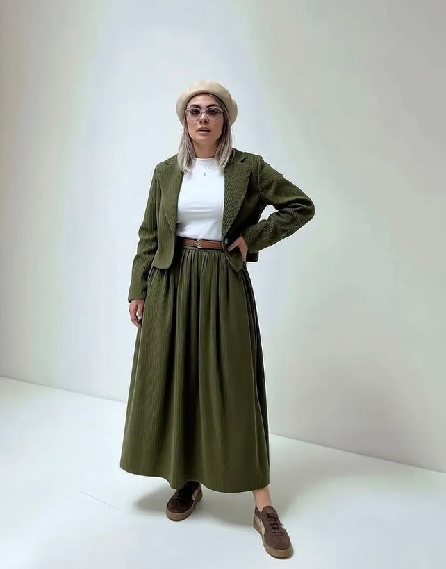ست دو تیکه کت و دامن مخمل کبریتی درجه یک ترند و مزونی مدل یلدا